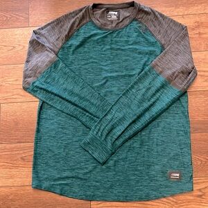 American Eagle men’s long sleeve athletic shirt